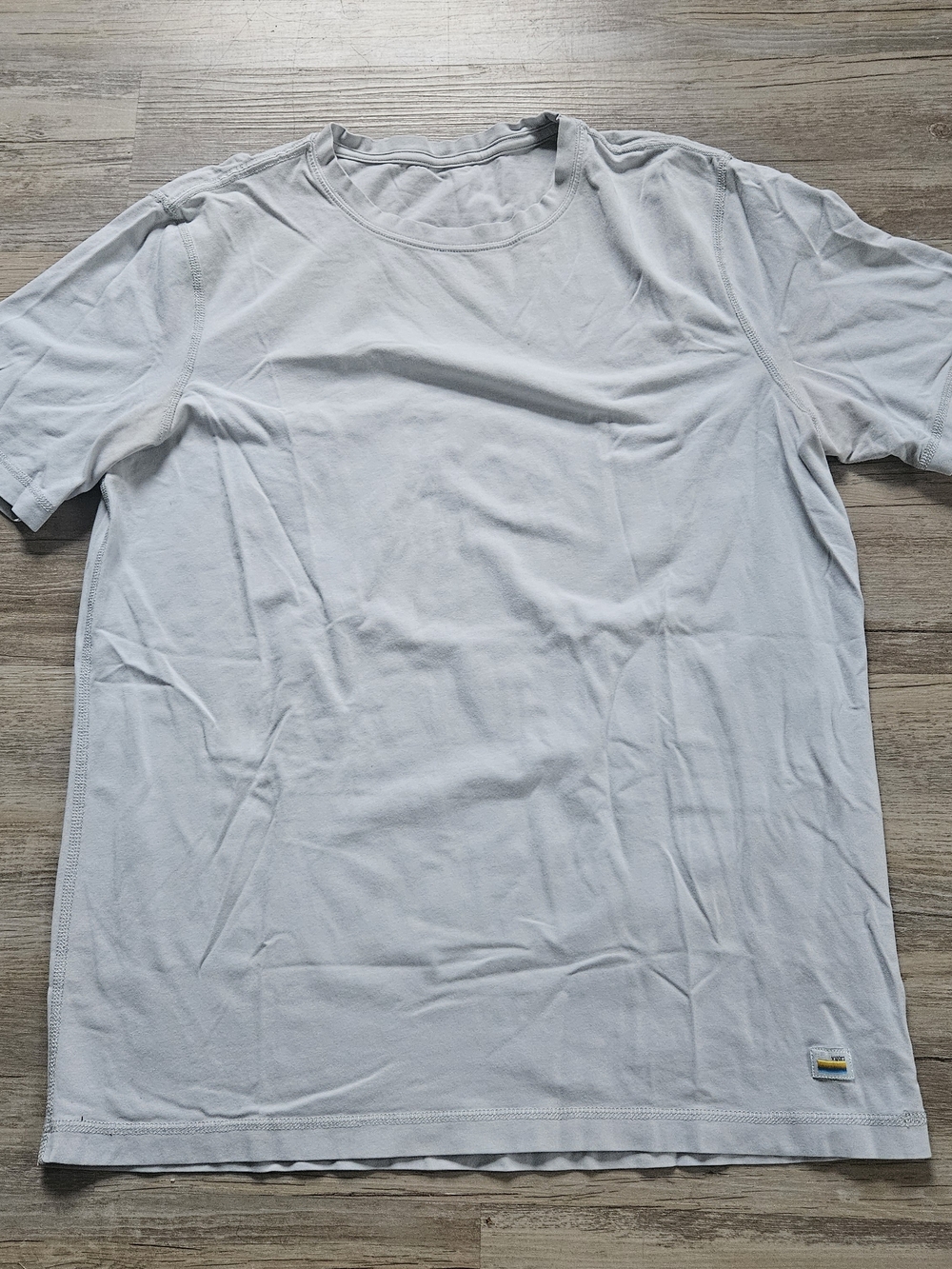 Vuori Men's White Tuvalu Short Sleeve Crew Neck Tee Shirt Medium Performance
